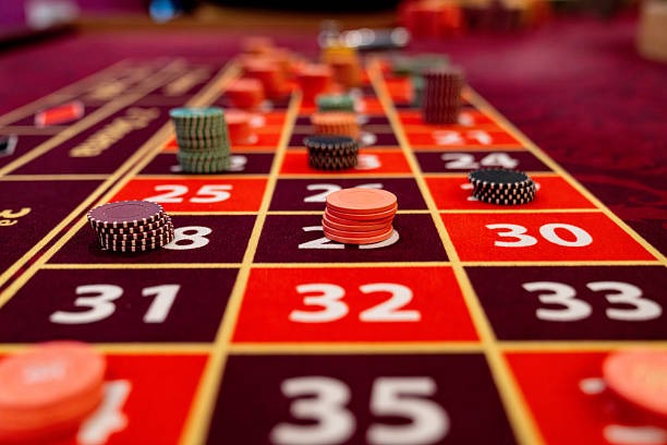 s777bet platform interface showing slot tournaments and live-dealer tables