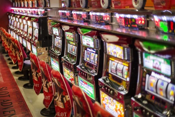 s777bet mobile app home screen showing slot tournaments and live casino options